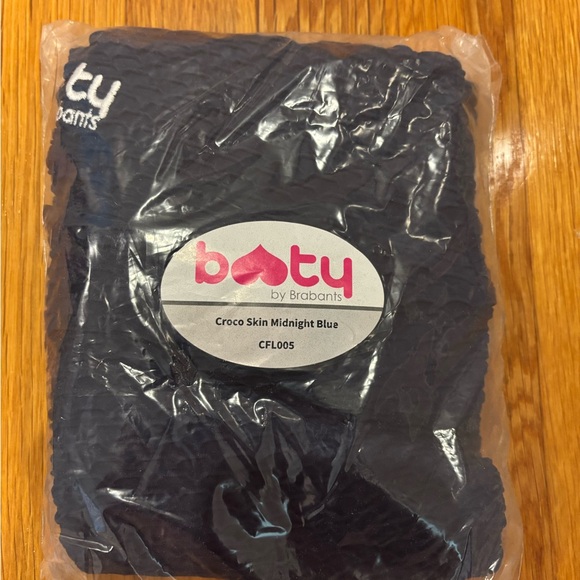 Booty by Brabant Croco Skin Leggings - Midnight Blue - One Size Fits Most - Picture 6 of 6